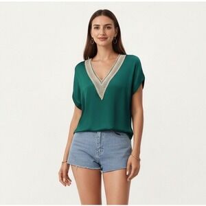 Chigant Womens Emerald Green Satin V-Neck Blouse Crochet Lace Trim Size L NWT